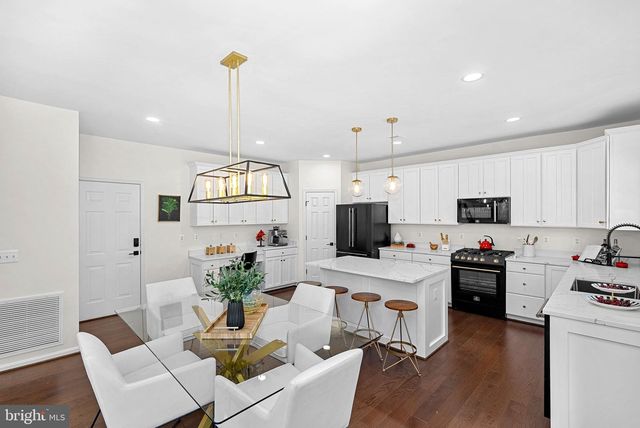 21457 CHICKACOAN TRAIL DR, Broadlands, VA 20148