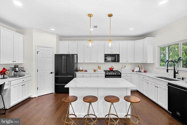 21457 CHICKACOAN TRAIL DR, Broadlands, VA 20148