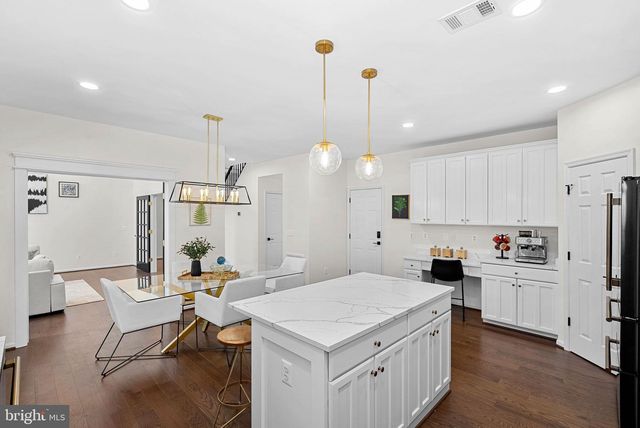 21457 CHICKACOAN TRAIL DR, Broadlands, VA 20148