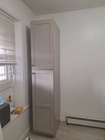 38 Byers St, Springfield, MA 01105