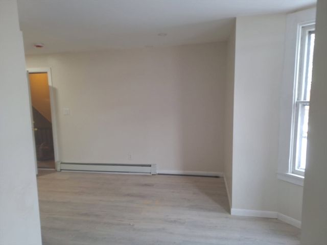 38 Byers St, Springfield, MA 01105