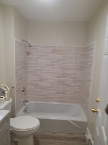 38 Byers St, Springfield, MA 01105
