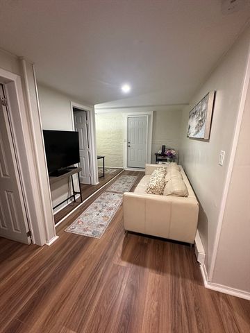 38 Byers St, Springfield, MA 01105