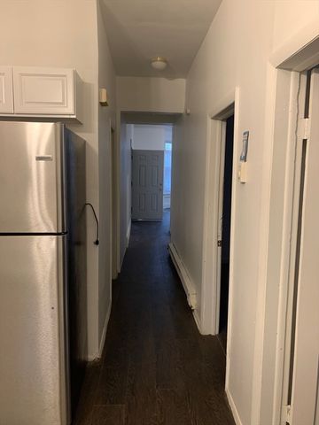 38 Byers St, Springfield, MA 01105