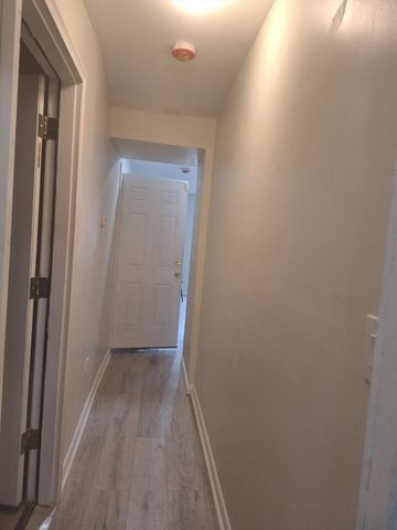 38 Byers St, Springfield, MA 01105