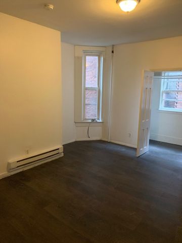 38 Byers St, Springfield, MA 01105