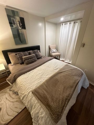 38 Byers St, Springfield, MA 01105
