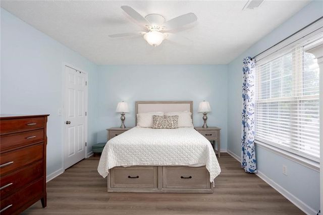 126 W Oaks Pl, Woodstock, GA 30188