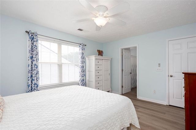 126 W Oaks Pl, Woodstock, GA 30188
