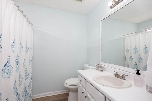 126 W Oaks Pl, Woodstock, GA 30188