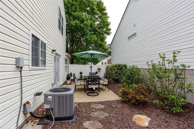 126 W Oaks Pl, Woodstock, GA 30188