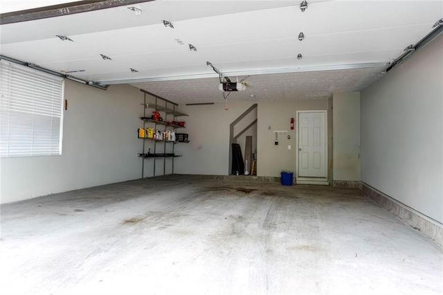 126 W Oaks Pl, Woodstock, GA 30188