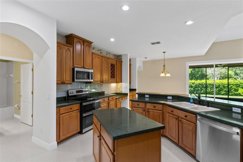Image 12 of property listing at 856 TIMBER ISLE DRIVE, Orlando, FL 32828