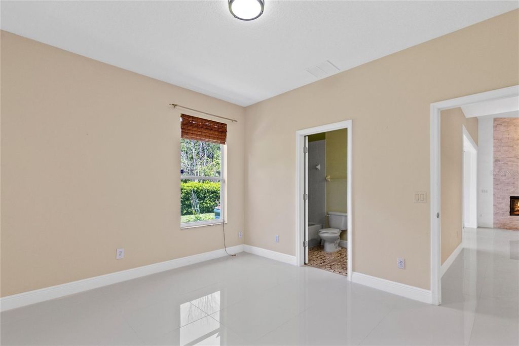 Image 20 of property listing at 856 TIMBER ISLE DRIVE, Orlando, FL 32828