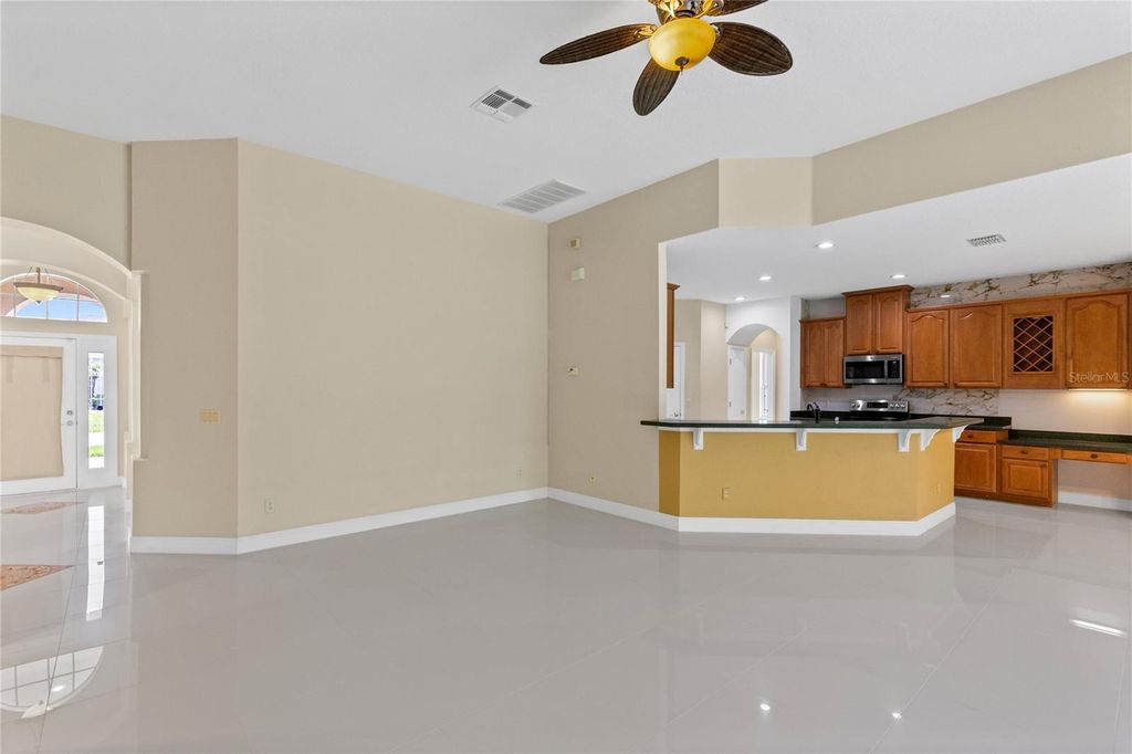 Image 7 of property listing at 856 TIMBER ISLE DRIVE, Orlando, FL 32828