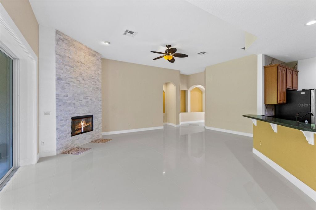 Image 9 of property listing at 856 TIMBER ISLE DRIVE, Orlando, FL 32828