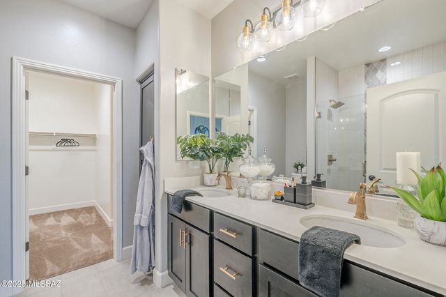 1573 N Ruff Court, Green Valley, AZ 85614