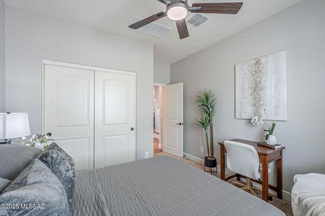 1573 N Ruff Court, Green Valley, AZ 85614