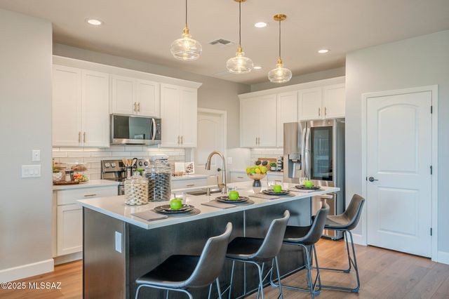 1573 N Ruff Court, Green Valley, AZ 85614