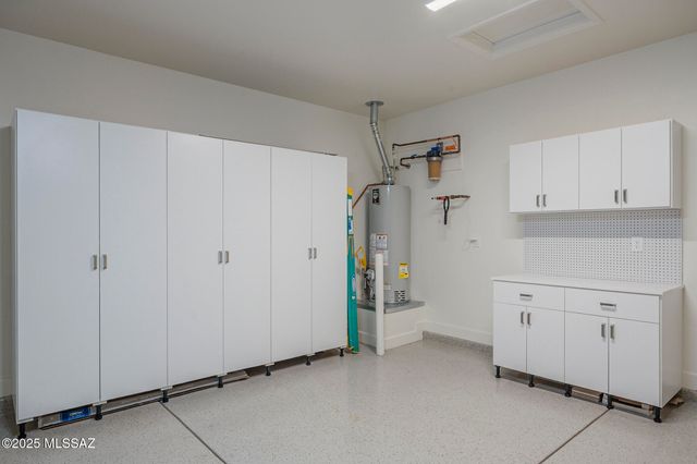 1573 N Ruff Court, Green Valley, AZ 85614