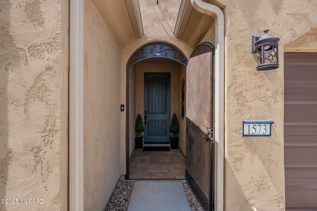 1573 N Ruff Court, Green Valley, AZ 85614