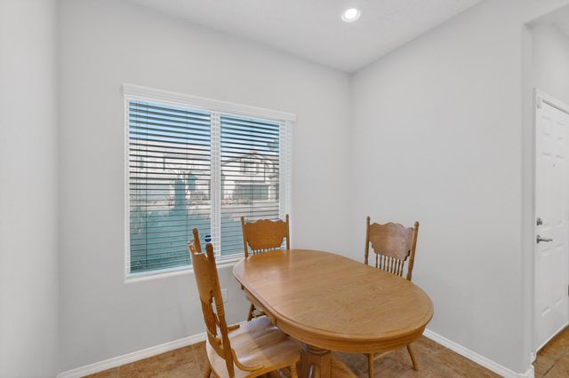 6008 Jagged Peak Road NW, Albuquerque, NM 87114