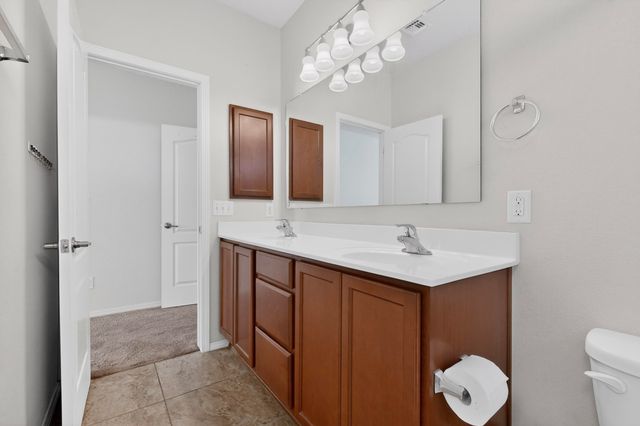 6008 Jagged Peak Road NW, Albuquerque, NM 87114