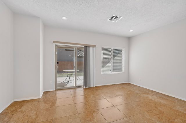 6008 Jagged Peak Road NW, Albuquerque, NM 87114