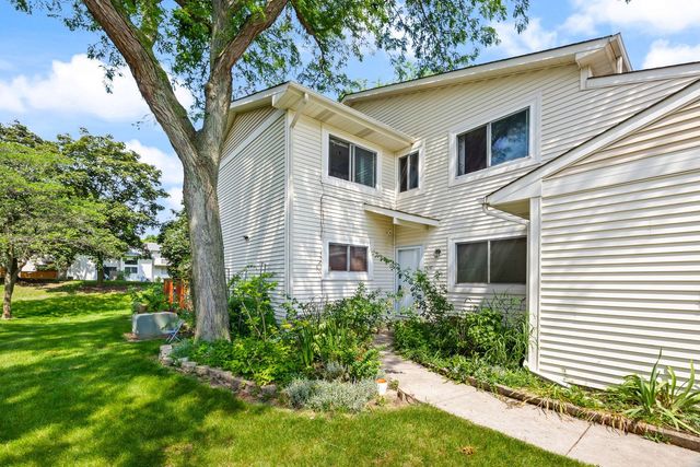 1044 Cumberland Court, Vernon Hills, IL 60061