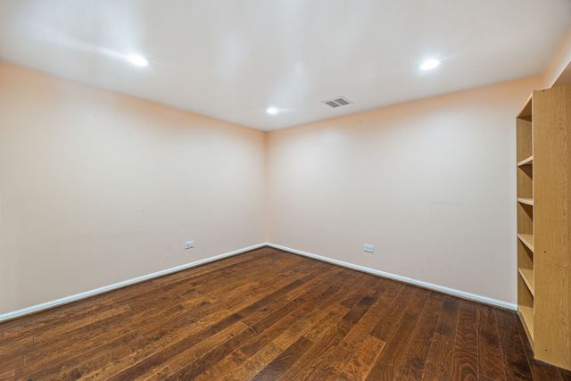 1044 Cumberland Court, Vernon Hills, IL 60061