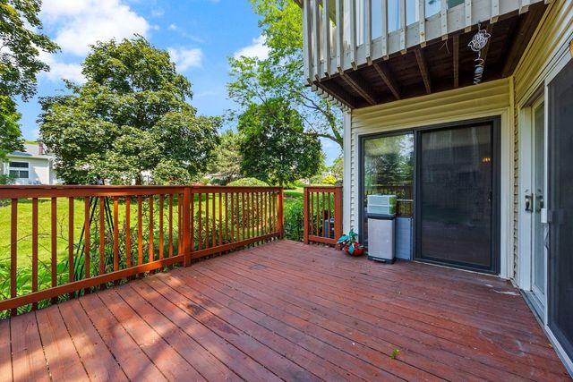 1044 Cumberland Court, Vernon Hills, IL 60061