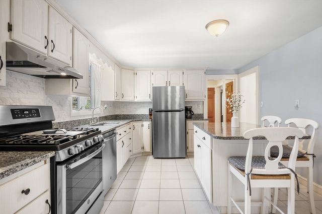 30 Walter Rd, Danvers, MA 01923