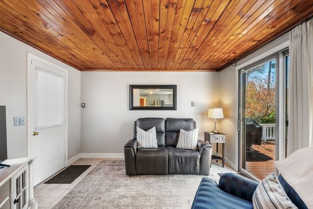 30 Walter Rd, Danvers, MA 01923