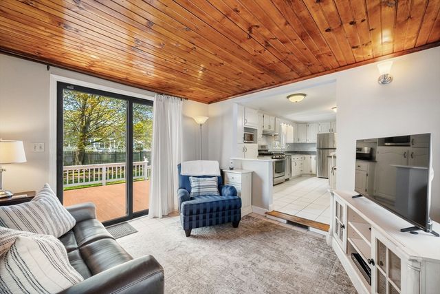 30 Walter Rd, Danvers, MA 01923