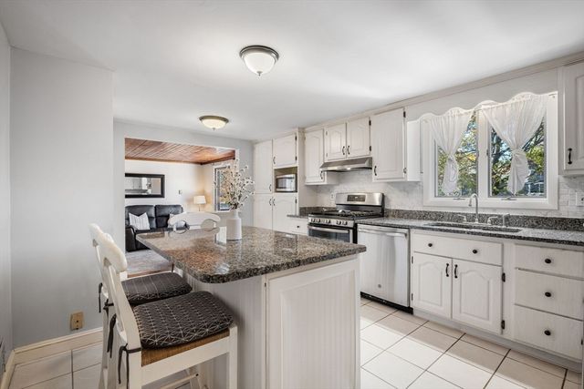30 Walter Rd, Danvers, MA 01923
