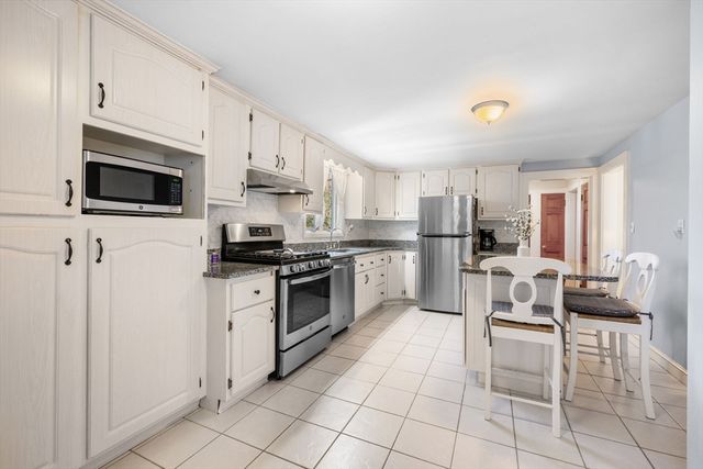 30 Walter Rd, Danvers, MA 01923
