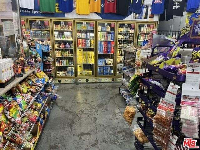 6525 Holmes Avenue, Los Angeles, CA 90001