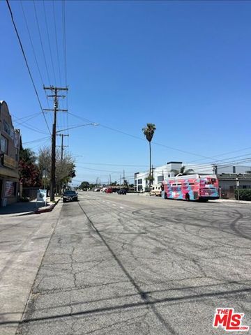 6525 Holmes Avenue, Los Angeles, CA 90001