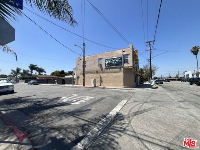 6525 Holmes Avenue, Los Angeles, CA 90001