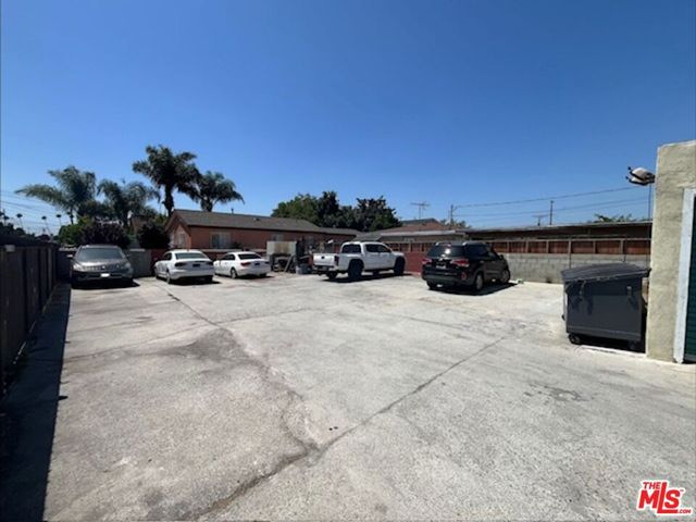 6525 Holmes Avenue, Los Angeles, CA 90001