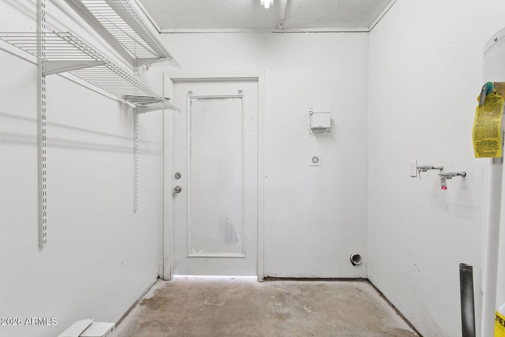 Image 19 of property listing at 4505 W CRITTENDEN Lane, Phoenix, AZ 85031