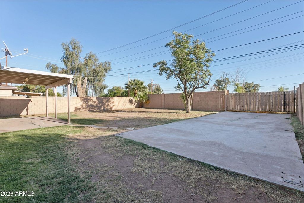 Image 21 of property listing at 4505 W CRITTENDEN Lane, Phoenix, AZ 85031