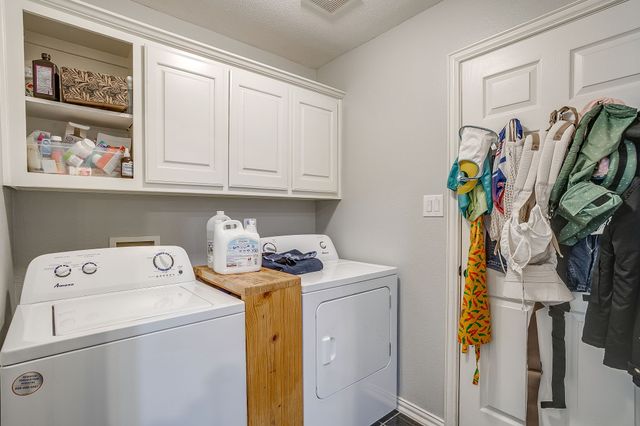 6602 Fox Glen Drive, Arlington, TX 76001