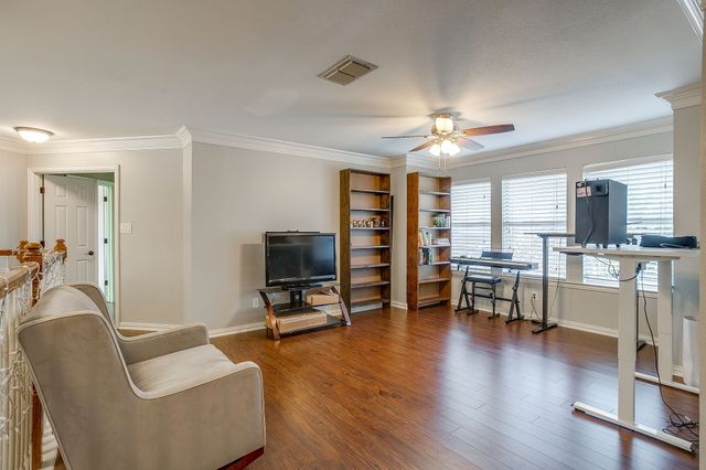 6602 Fox Glen Drive, Arlington, TX 76001