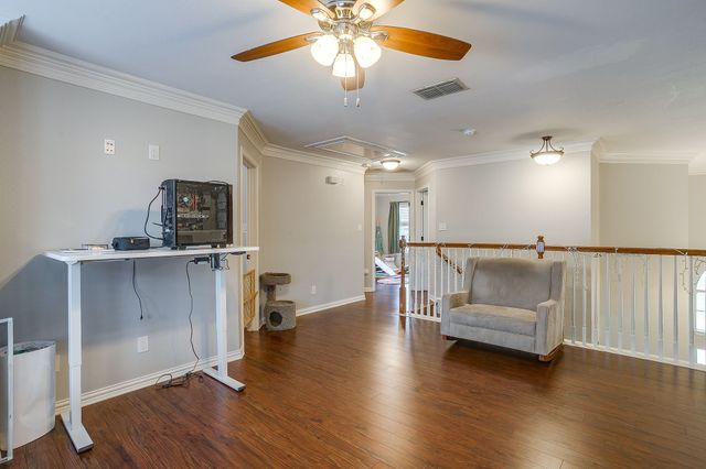 6602 Fox Glen Drive, Arlington, TX 76001