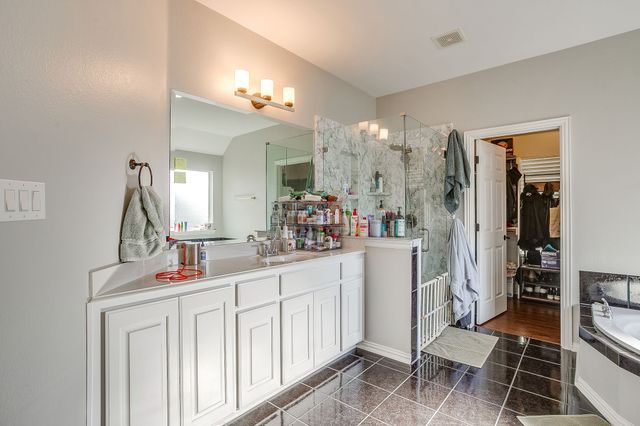 6602 Fox Glen Drive, Arlington, TX 76001