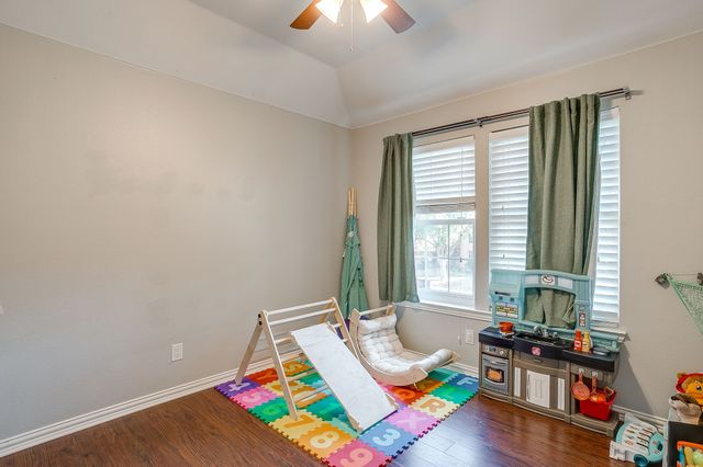 6602 Fox Glen Drive, Arlington, TX 76001