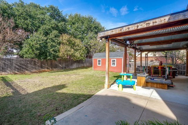 6602 Fox Glen Drive, Arlington, TX 76001