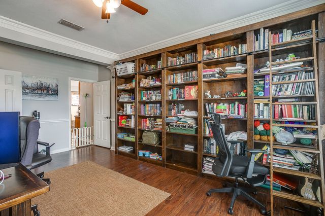 6602 Fox Glen Drive, Arlington, TX 76001