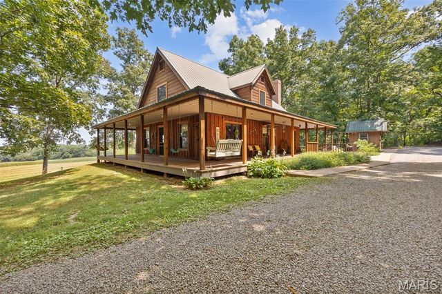 2276 Old Fredericktown Road, Farmington, MO 63640